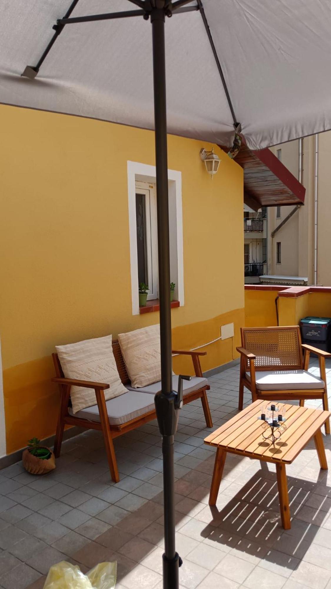 Appartamento Con Terrazzo Privato E Netflix Cagliari Exterior foto