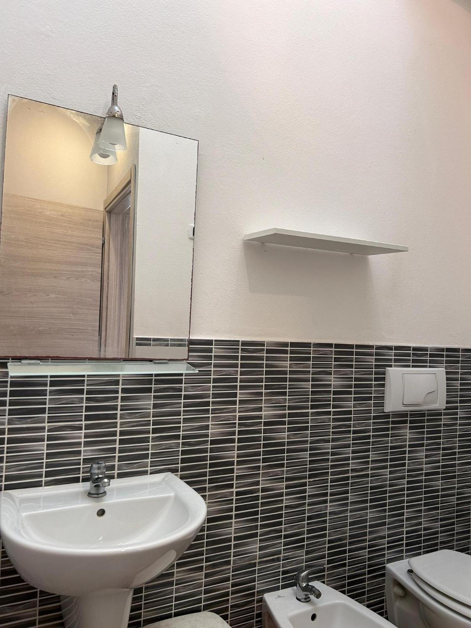 Appartamento Con Terrazzo Privato E Netflix Cagliari Exterior foto